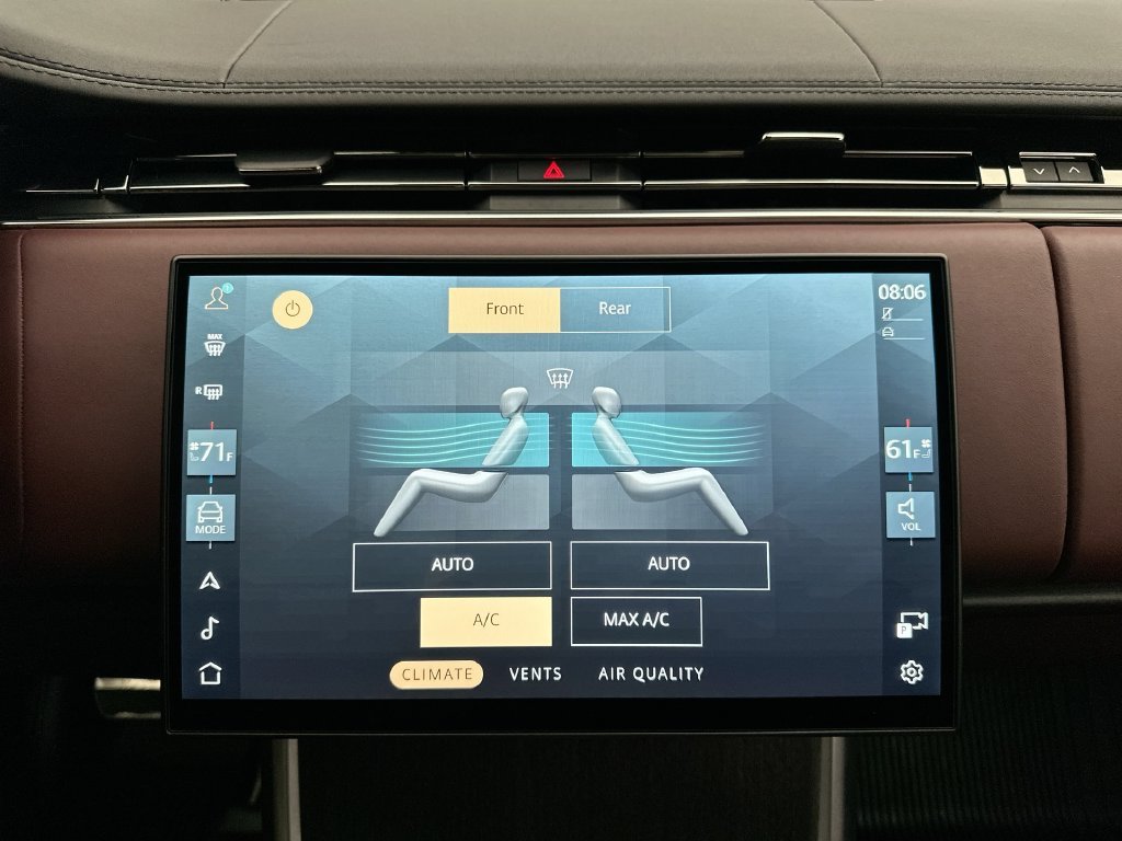 Used 2025  Land Rover SE image 25