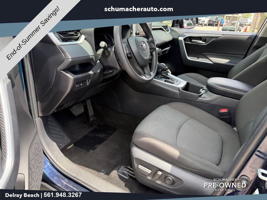 Used 2025  Toyota XLE image 11