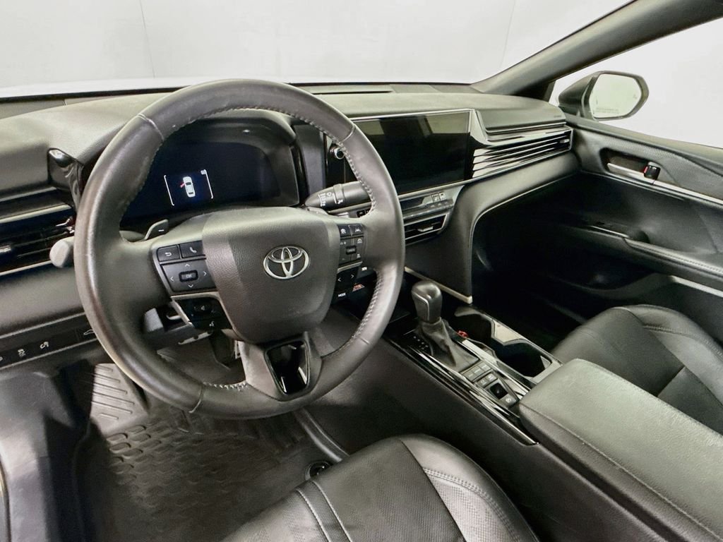 Used 2025 Wind Chill Pearl Toyota XSE image 12