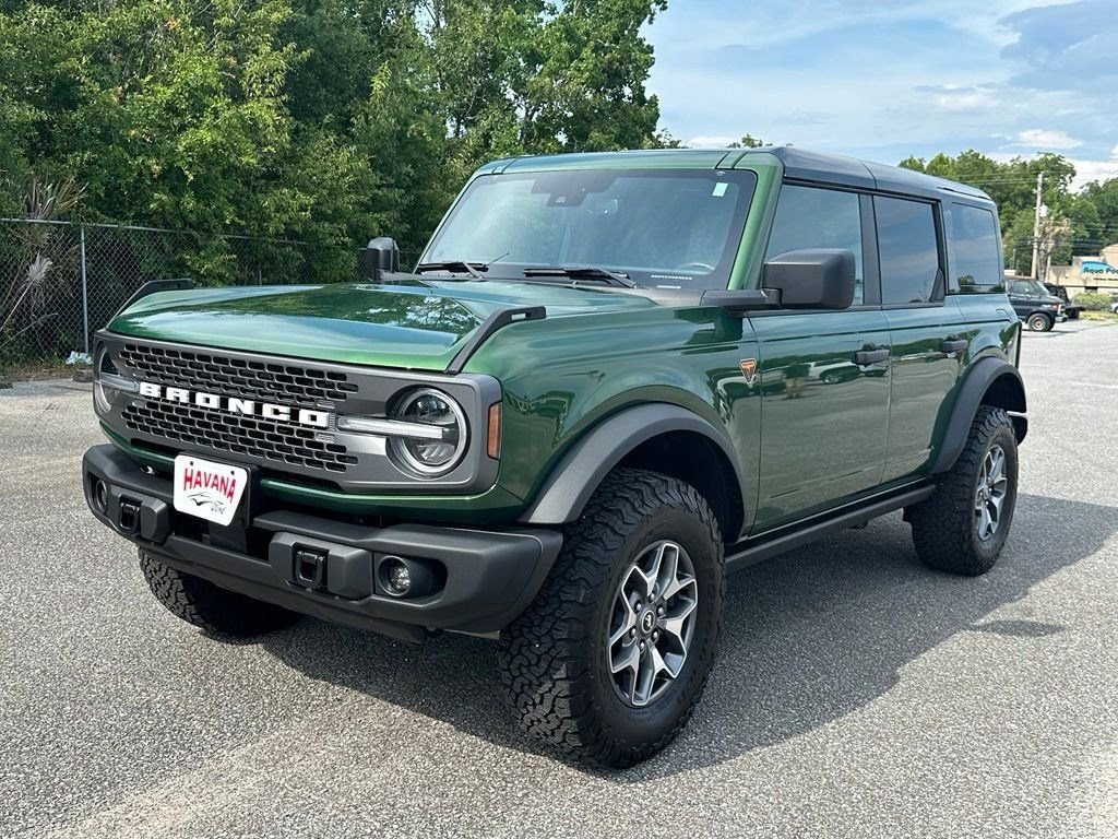 Used 2025 Green Ford Badlands image 1