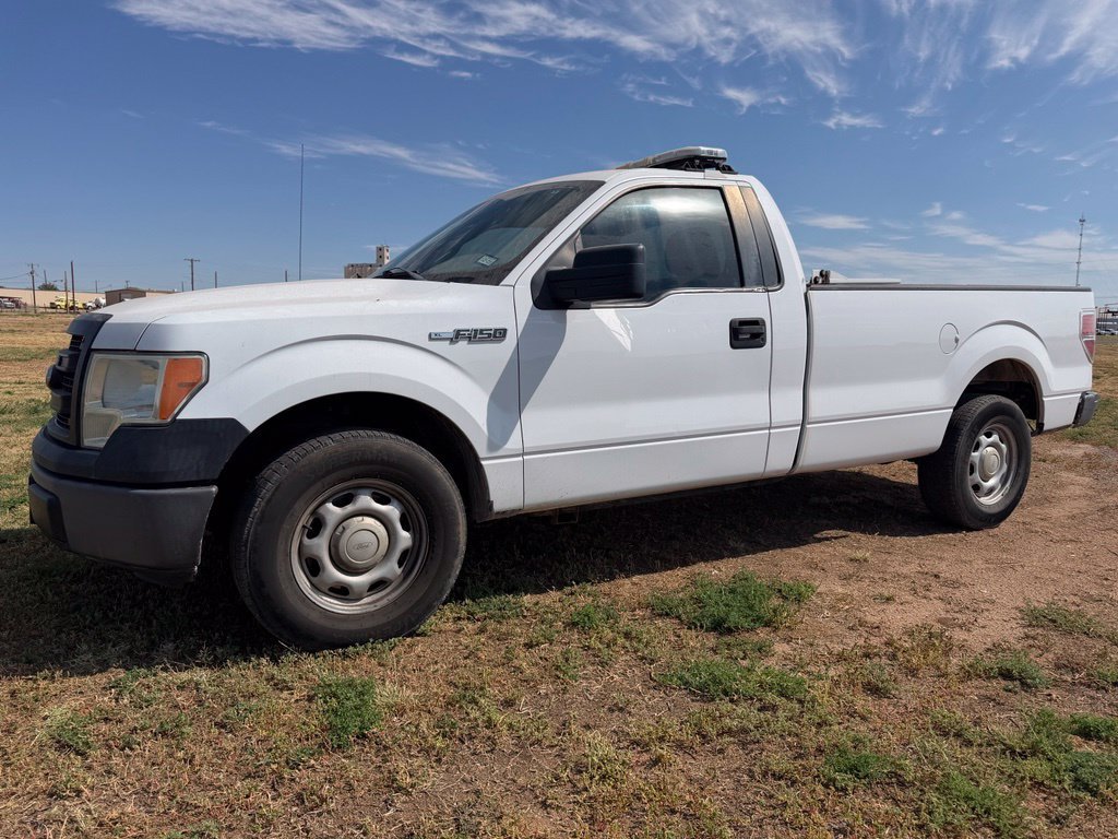 Used 2014 Oxford White Ford XL image 4