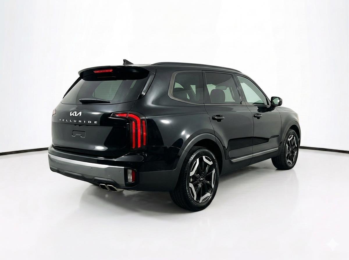 Used 2025 Ebony Black Kia S image 11