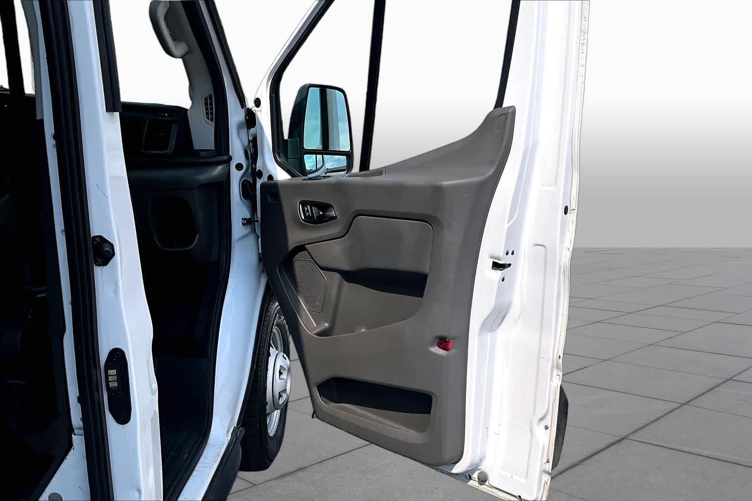 Used 2023 Oxford White Ford  image 23
