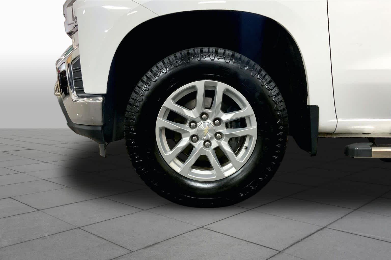 Used 2021 Summit White Chevrolet LT image 11