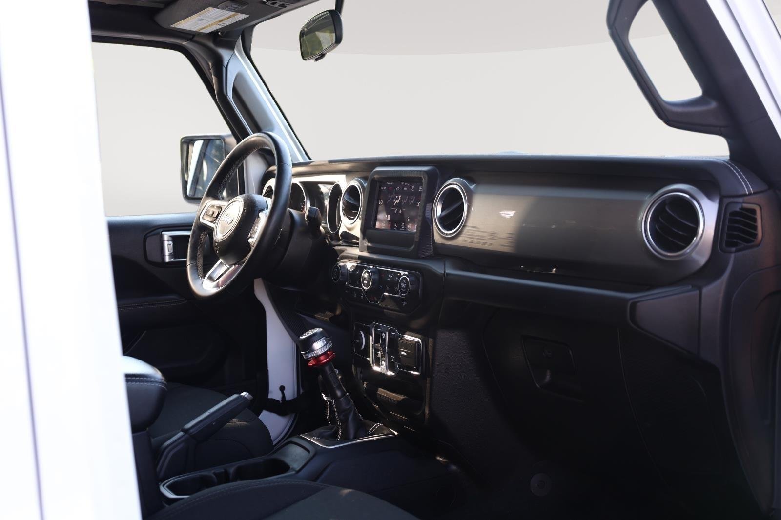 Used 2020 Bright White Clearcoat Jeep Sahara image 22