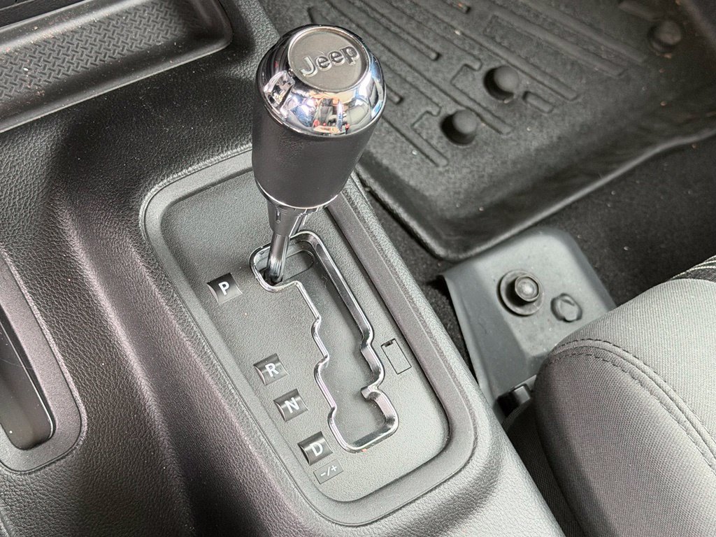Used 2012 Silver Jeep Unlimited Sport S image 26
