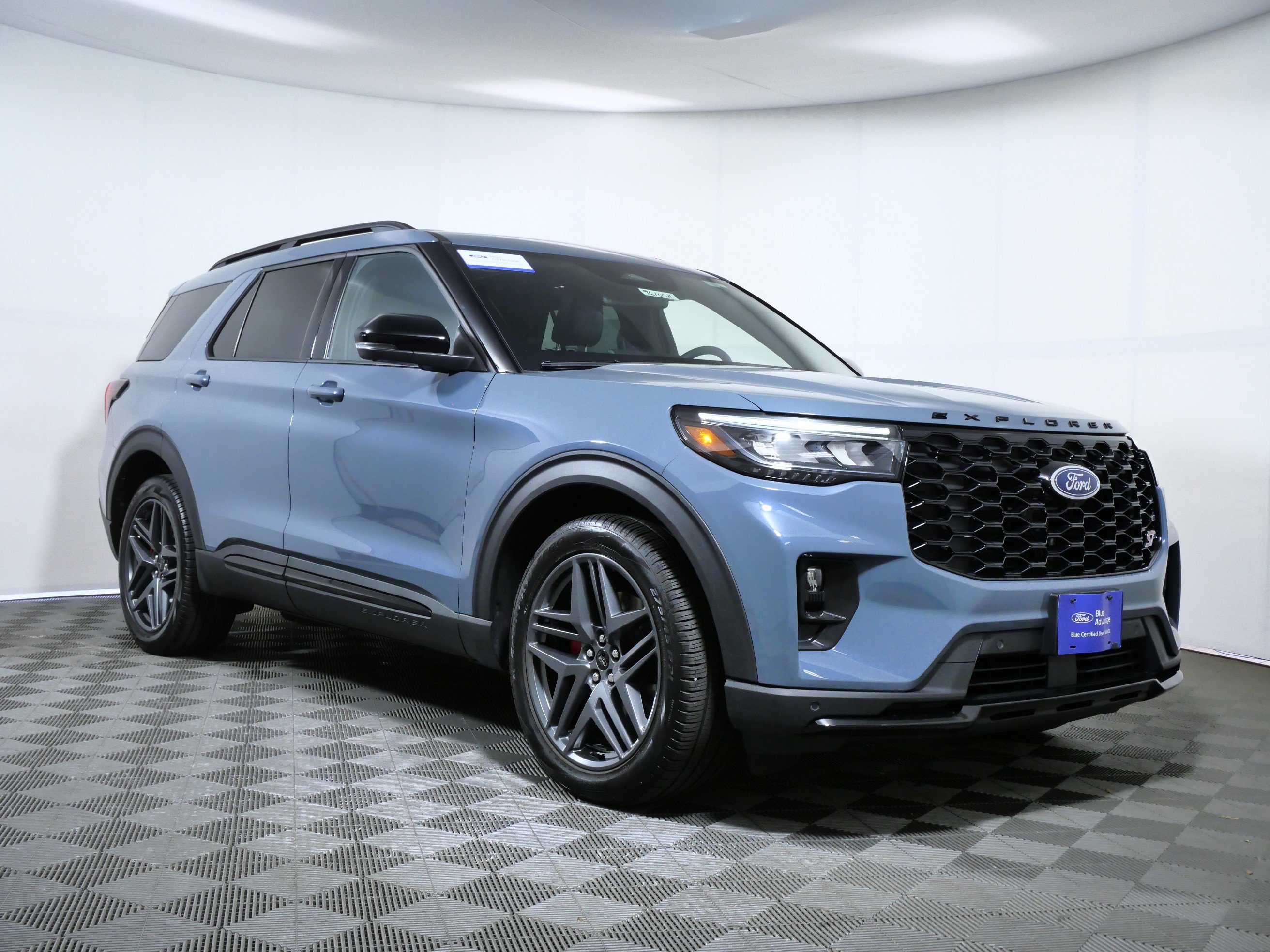 2025 Ford Explorer ST 4WD (PL535)'s photo
