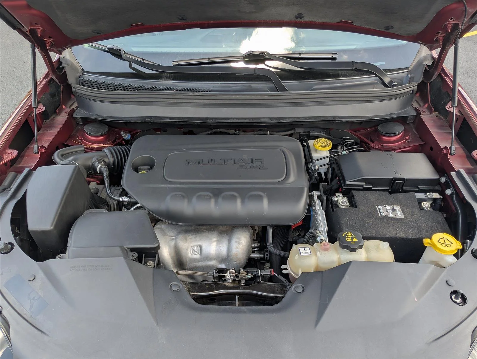 Used 2019 Velvet Red Pearlcoat Jeep Latitude image 34