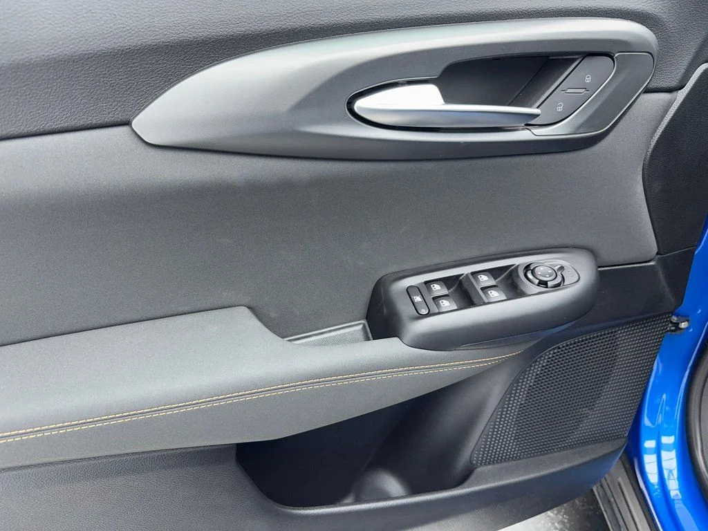 New 2025 Blue Alfa Romeo Base image 35