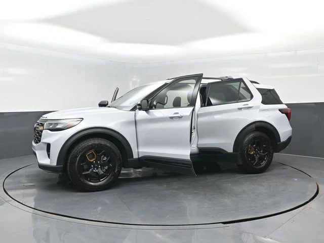 New 2026 White Ford Tremor image 30
