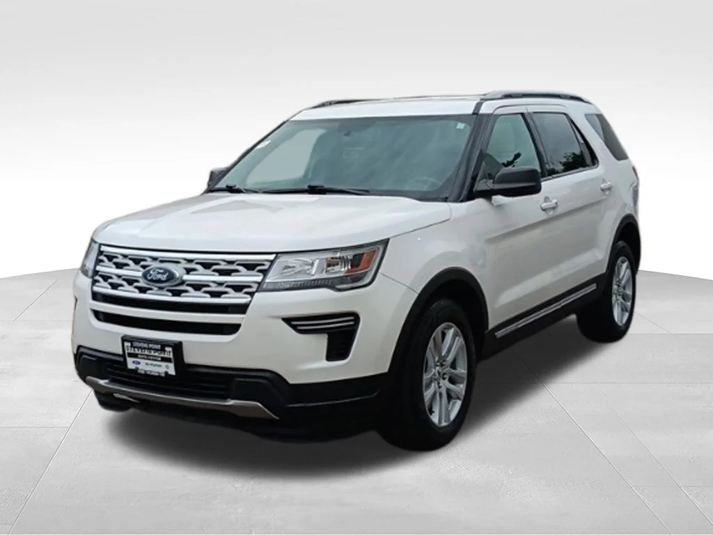 Used 2019 White Platinum Metallic Tri-Coat Ford XLT image 3