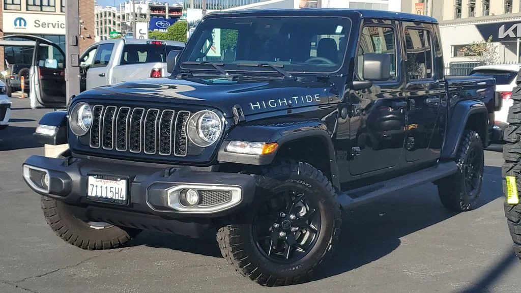 Used 2025 Black Jeep High Tide image 33