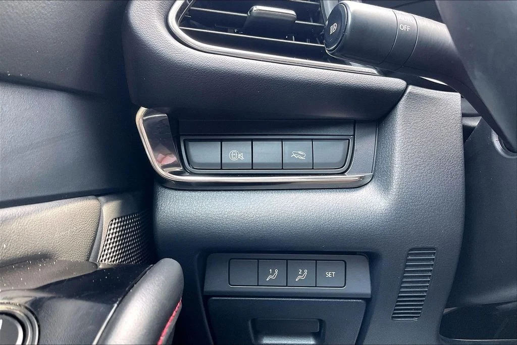 Used 2025 Gray Mazda 2.5 S Carbon Edition image 36