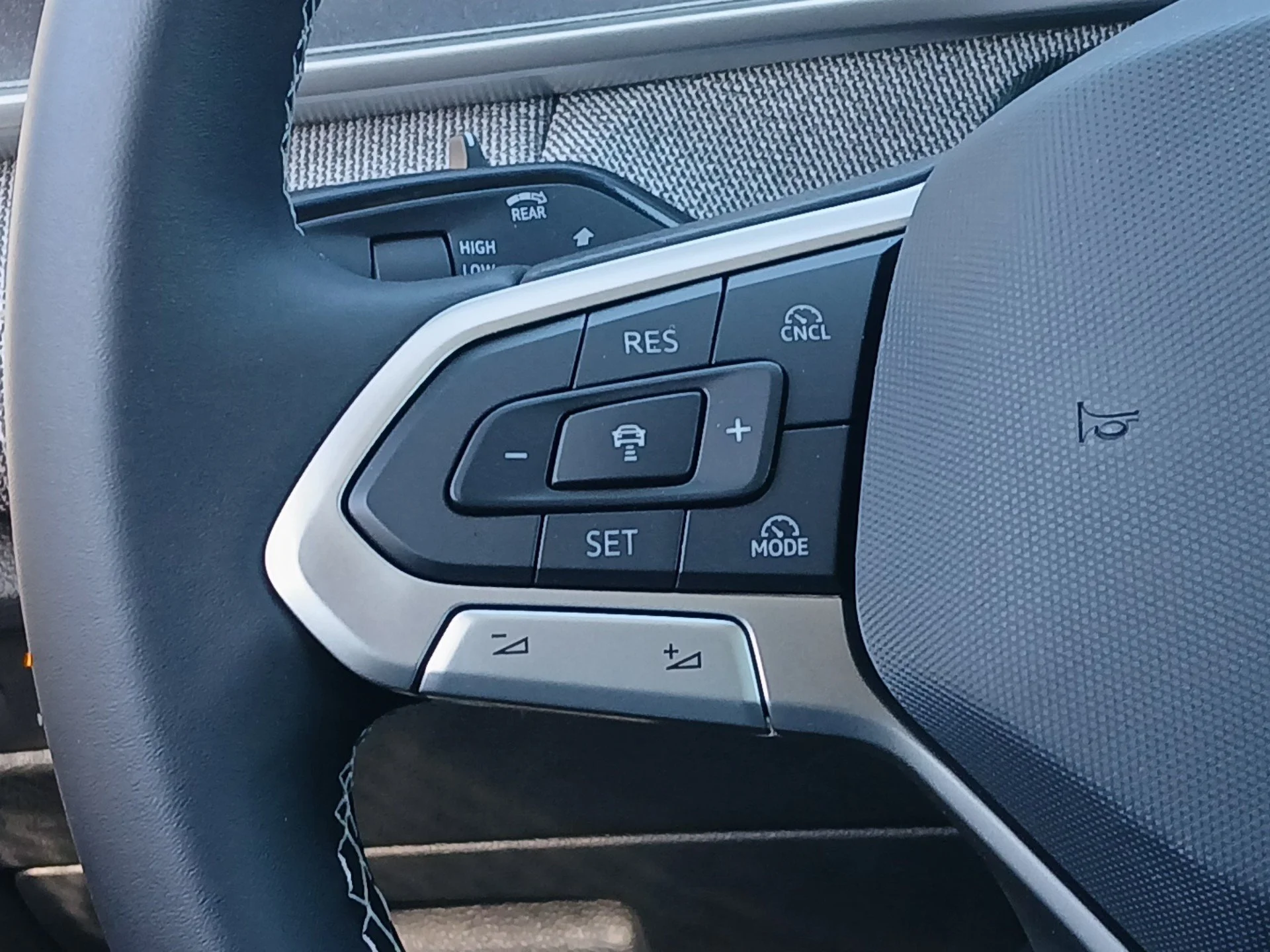 New 2026 Platinum Gray Metallic Volkswagen S image 9