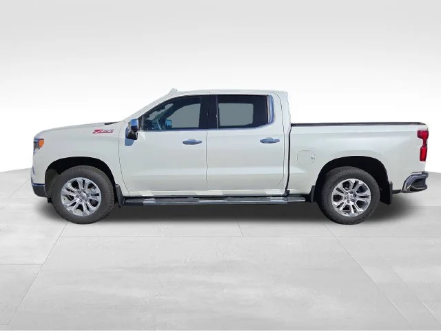 Used 2023 IRIDESCENT PEARL TRICOAT Chevrolet LTZ image 2