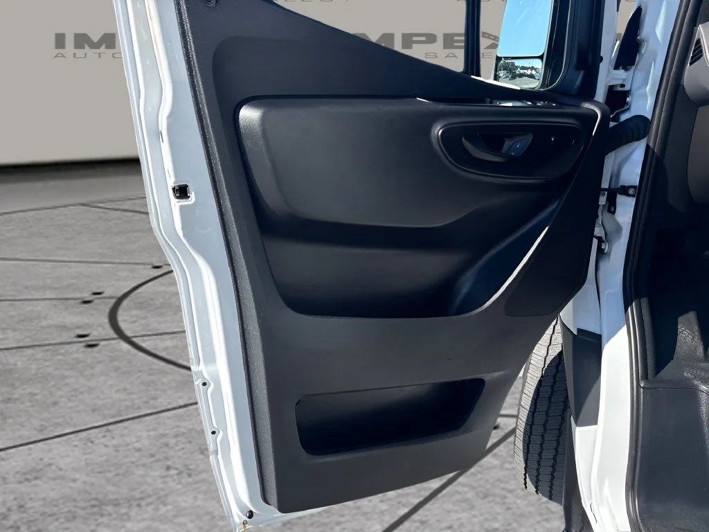 Used 2025 White Mercedes-Benz Cargo 170 WB image 20