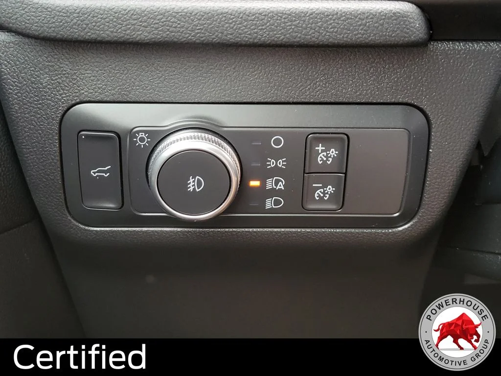 Used 2020 Red Ford SEL image 29