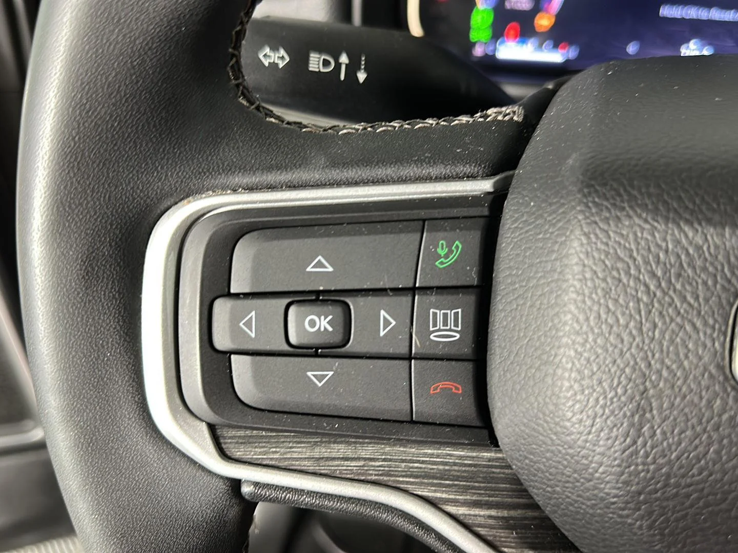 Used 2022 Diamond Black Crystal Pearlcoat Jeep Series II image 30