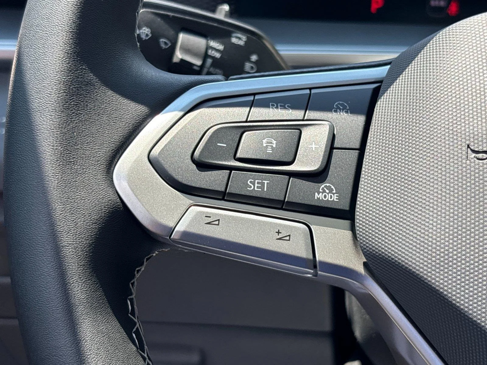 New 2026 platinum gray metallic Volkswagen SE image 19