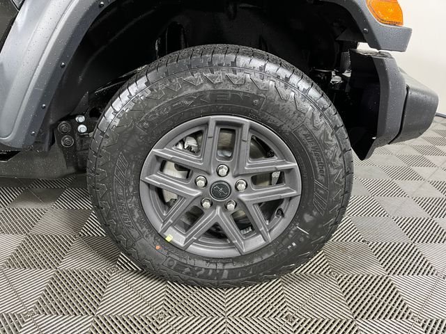 New 2026 Black Clear-Coat Exterior Paint Jeep Sport S image 5