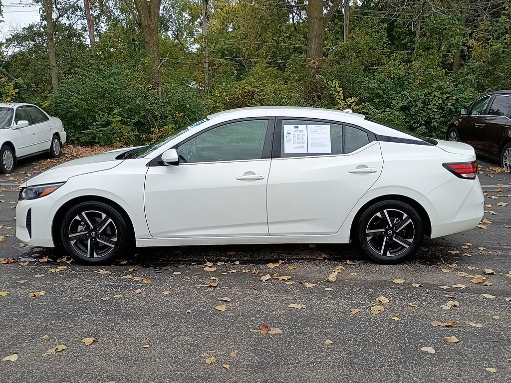 2024 Nissan Sentra SV, photo 6 of 12