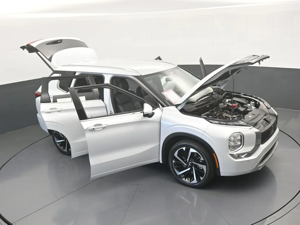 Used 2024 White Mitsubishi SEL image 74