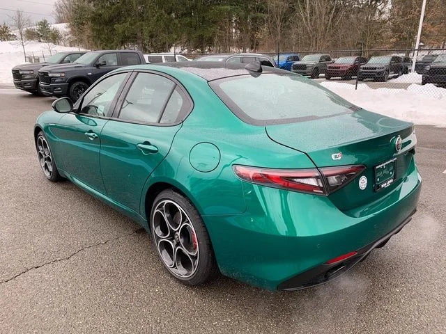 New 2026 Verde (Green) Fangio MetallicExterior Paint Alfa Romeo Veloce AWD image 3
