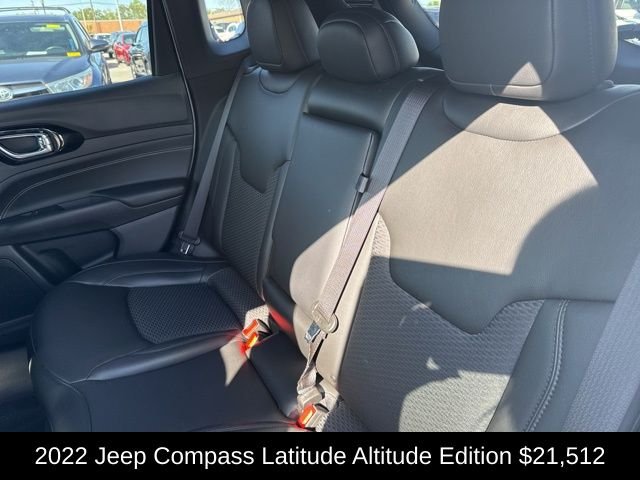 Used 2022 Bright White Clearcoat Jeep Latitude image 26