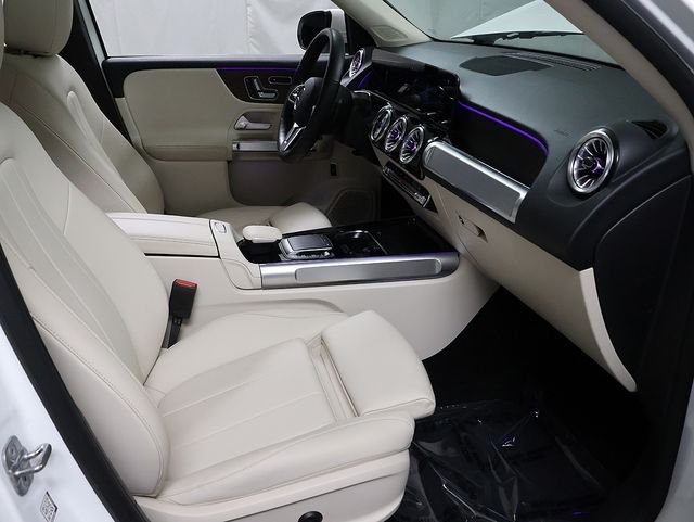 Certified Used 2023 Polar White Mercedes-Benz GLB 250 image 33
