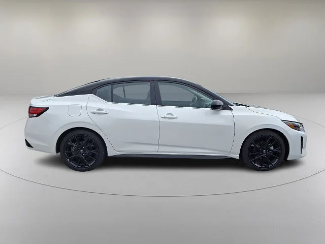 Used 2025 White Nissan SR image 7