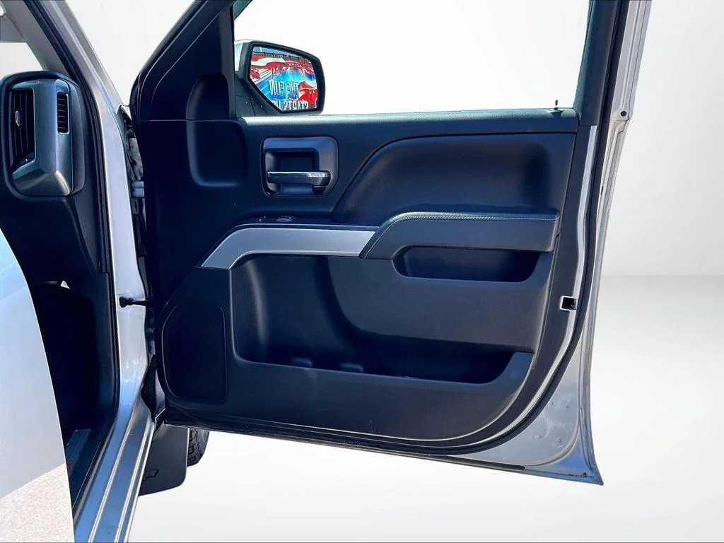Used 2019 Silver Chevrolet LT image 24