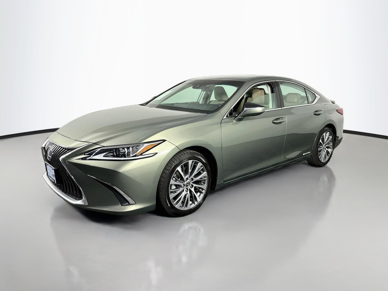 Used 2020 Sunlit Green Lexus 300h image 3
