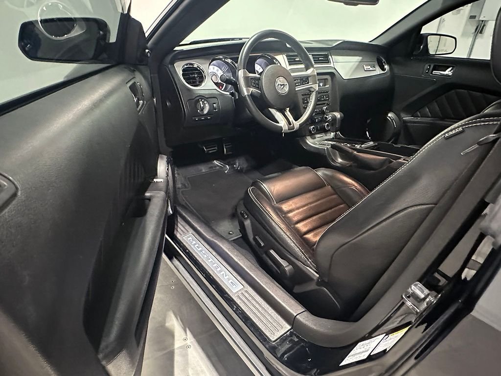 Used 2010  Ford GT image 60