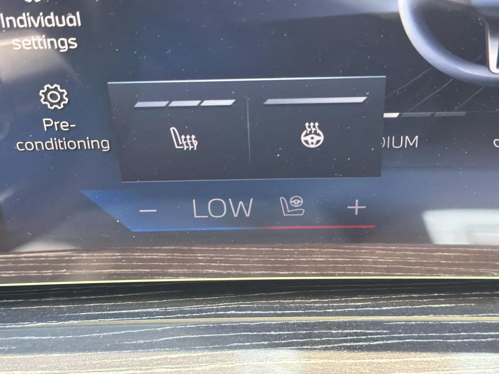 New 2026 Black Sapphire Metallic BMW xDrive50e Plug-In Hybrid image 19