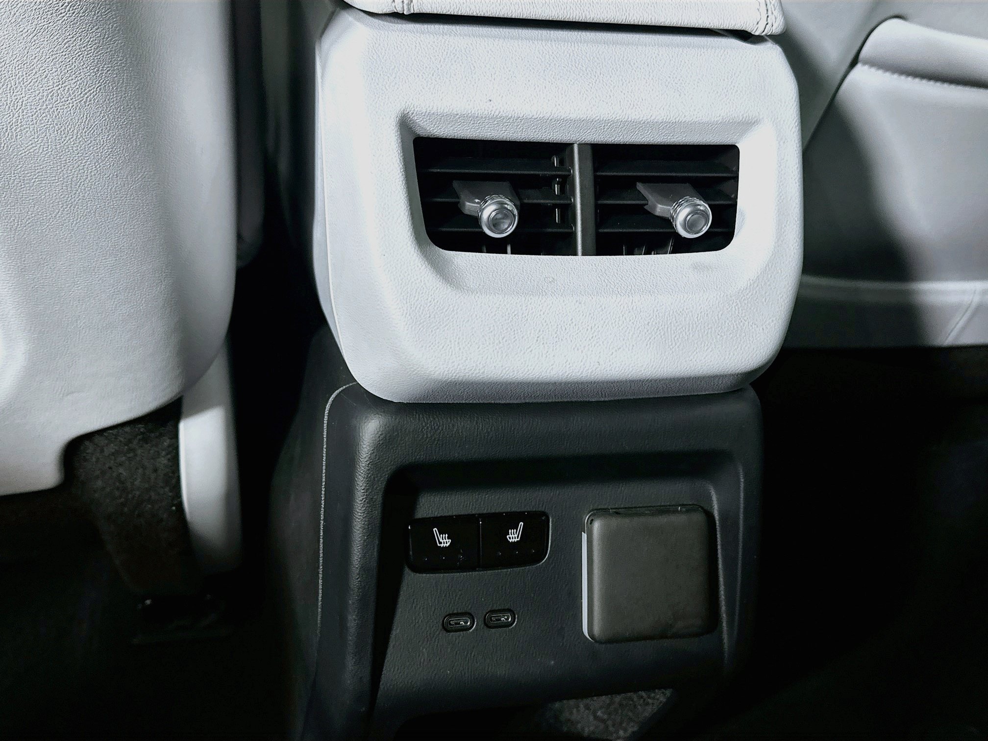 Used 2025 Crystal White Tricoat Cadillac Luxury image 25