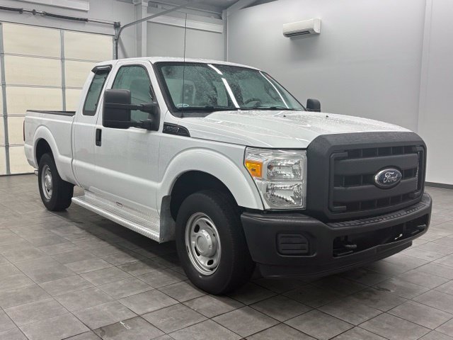 Used 2011 White Ford XL image 1