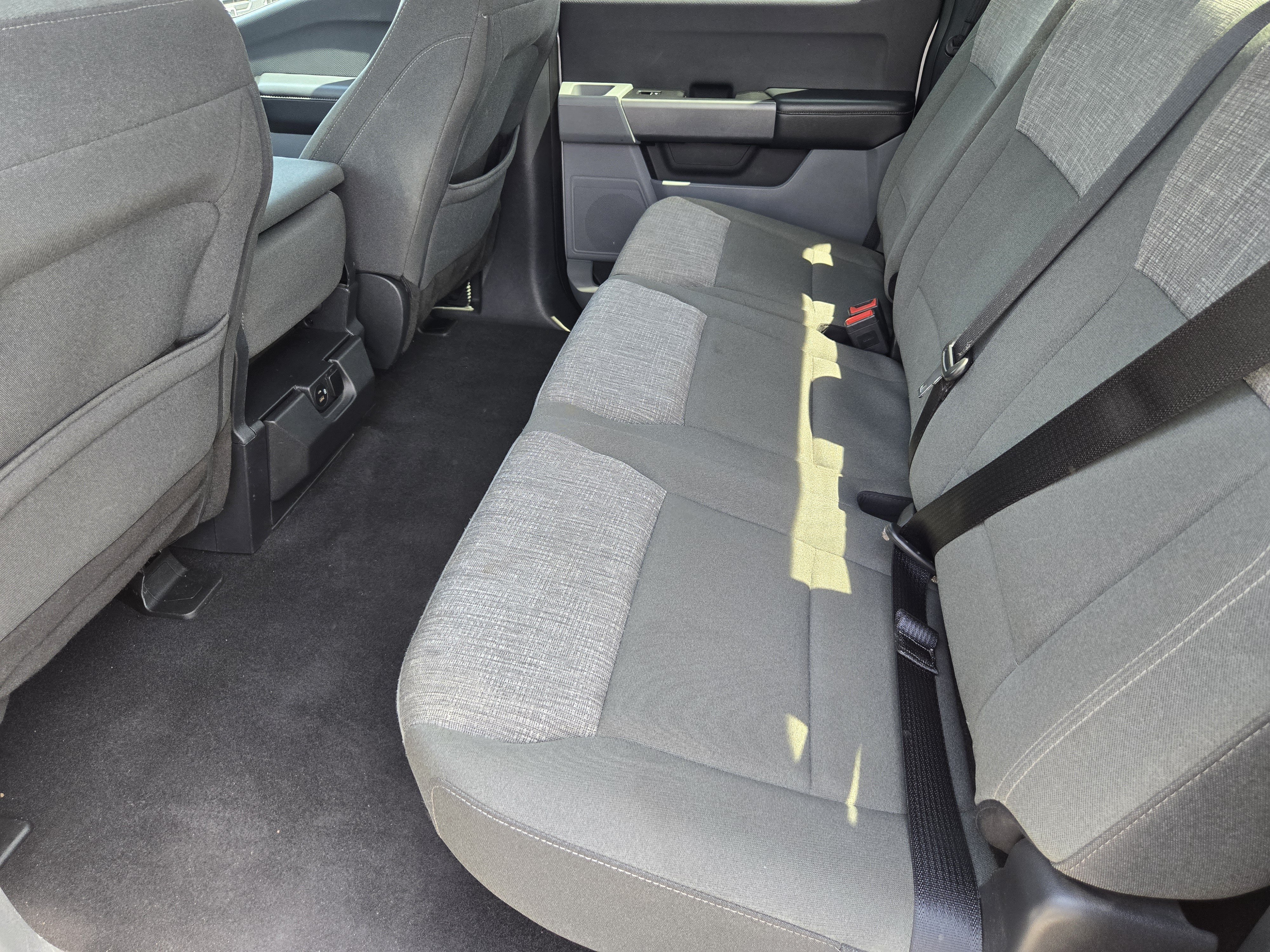 Used 2023 Silver Ford XLT image 28