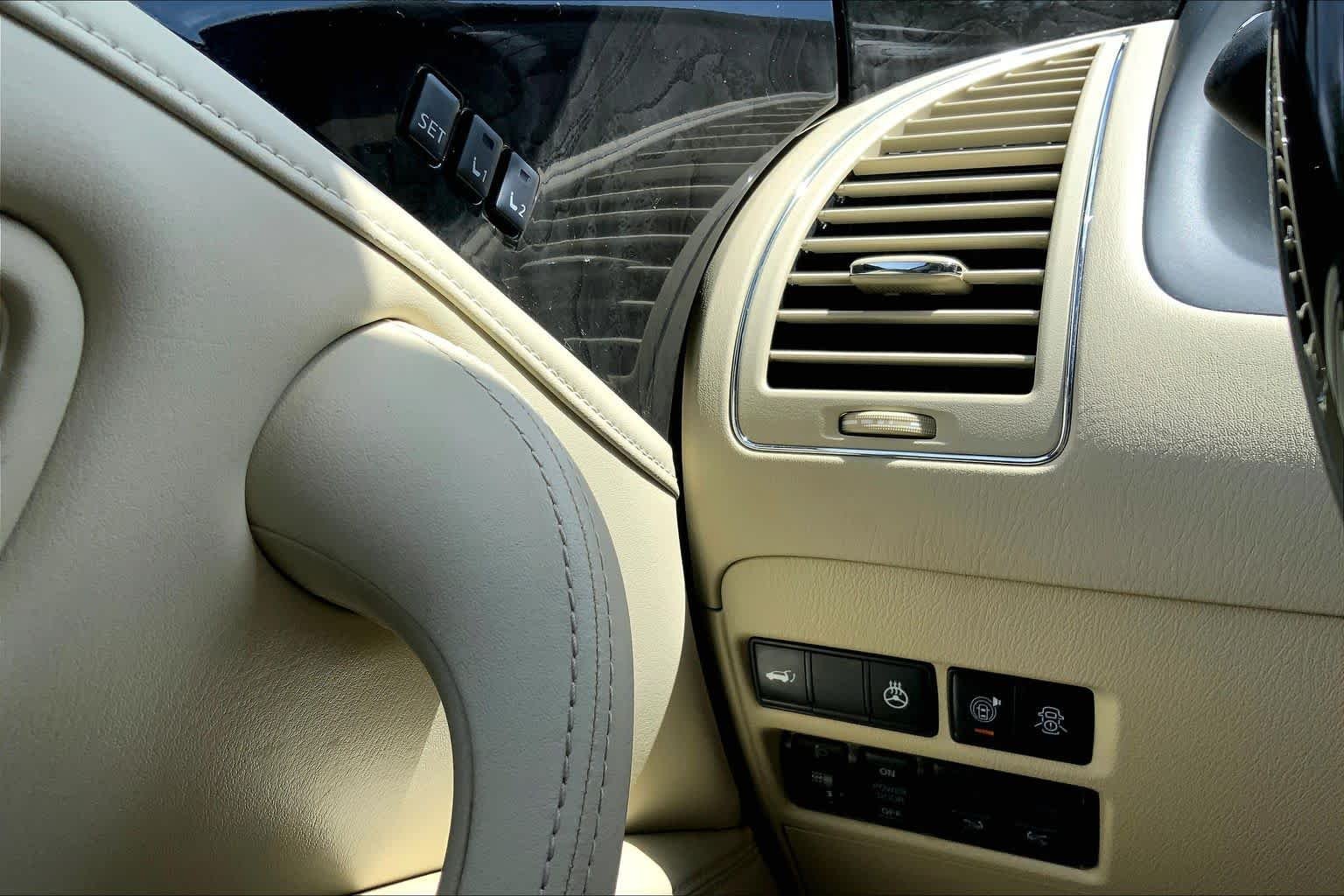 Used 2020 Mineral Black INFINITI LUXE image 34