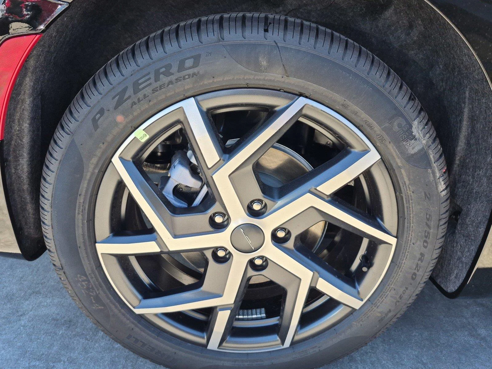 New 2027 Diamond Black Crystal Pearl-Coat Exterior Paint Chrysler Pinnacle image 14