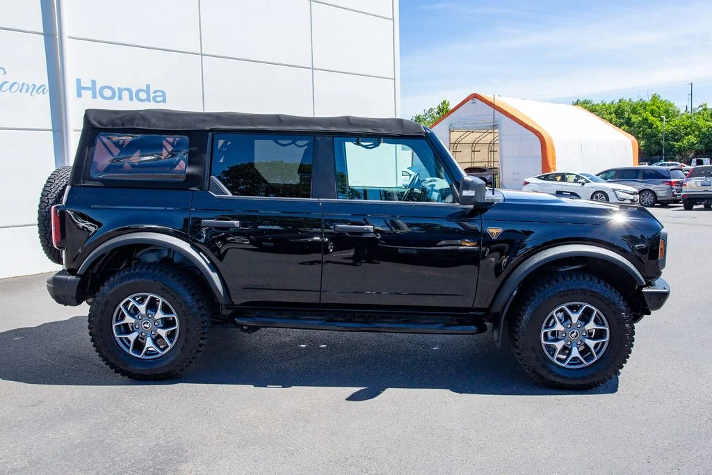 Used 2021 Shadow Black Ford 4WD Badlands image 16