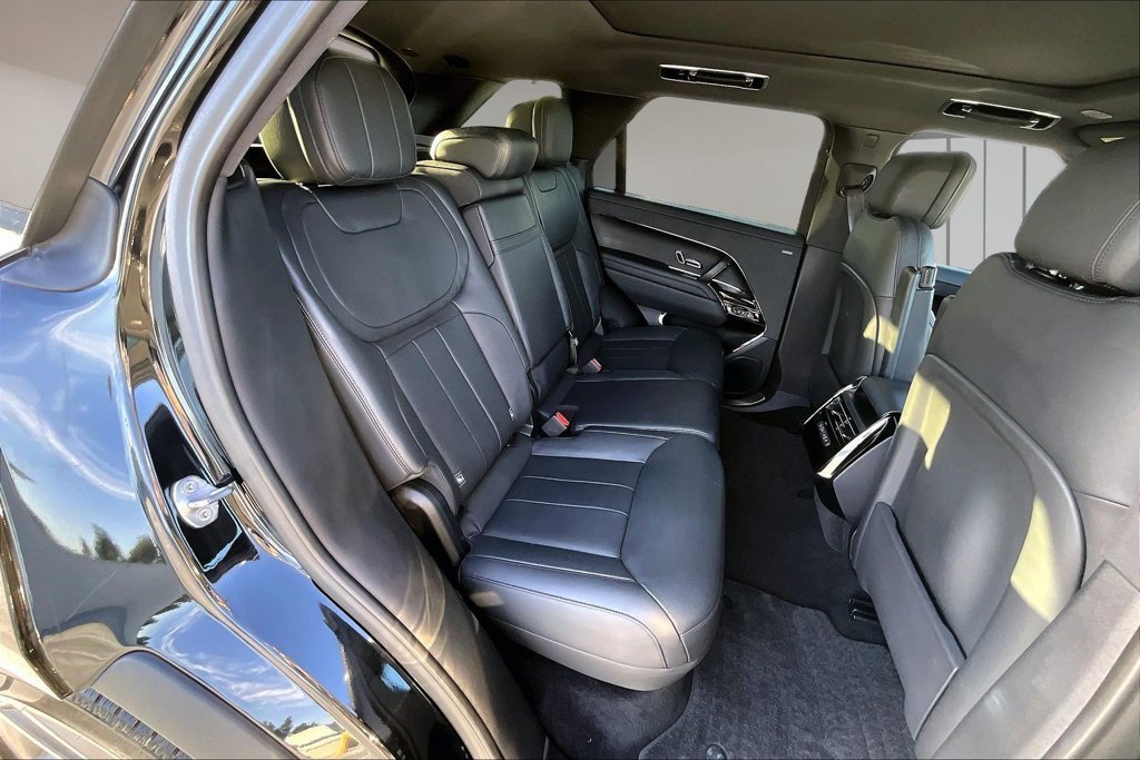 Certified Used 2023 Santorini Black Land Rover SE Dynamic image 23
