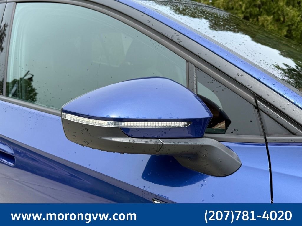 Used 2022 Blue Volkswagen Pro S image 9