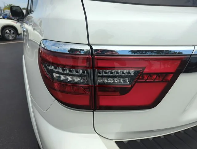 Used 2023 White Nissan SV image 18