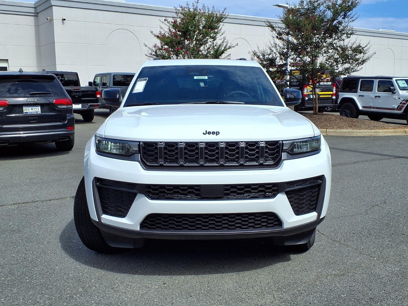 New 2026 Bright White Clearcoat Jeep Laredo Altitude image 8