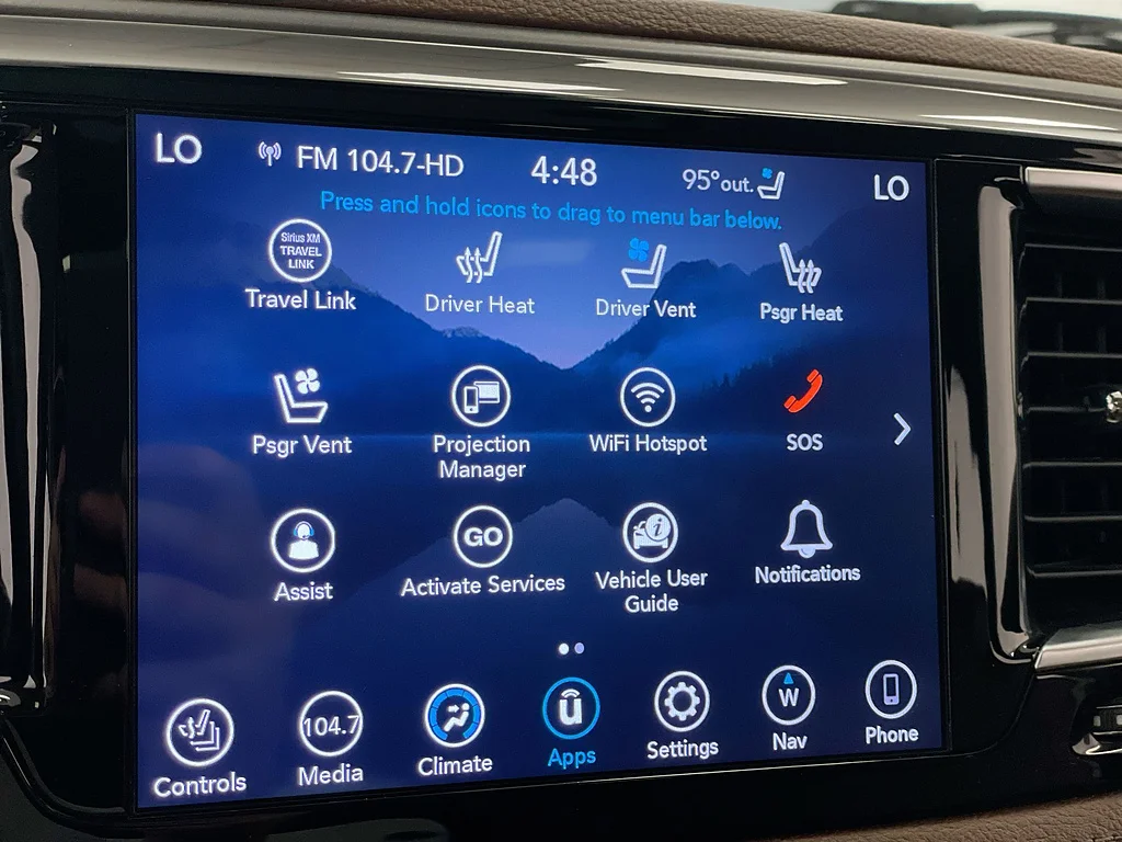 Used 2019 Brilliant Black Crystal Pearl Coat Chrysler Limited image 13