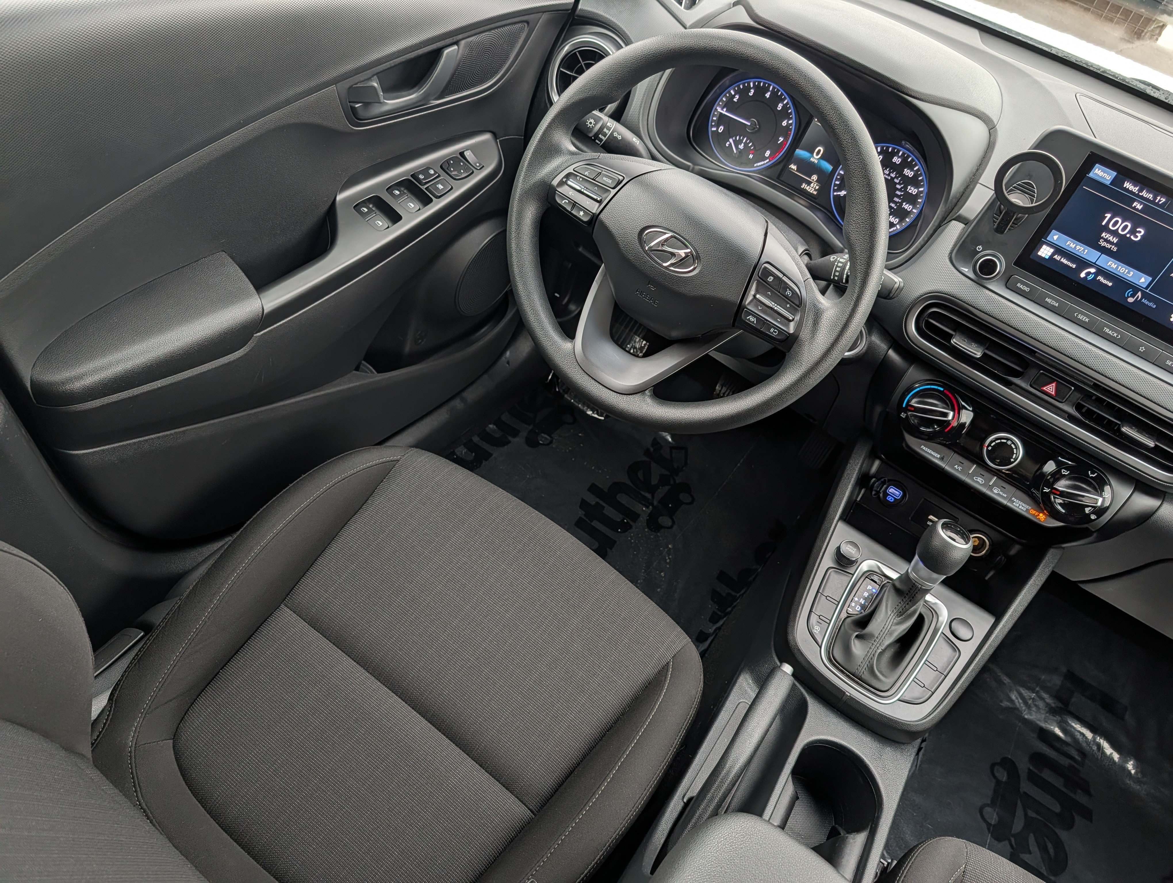 2022 Hyundai Kona SEL - Photo 9