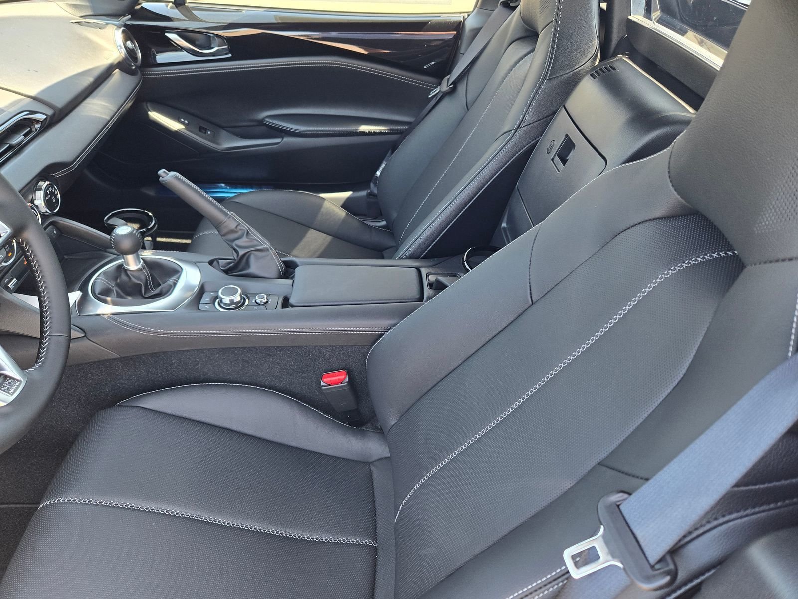 2025 Mazda MX-5 Miata RF Grand Touring - Photo 6