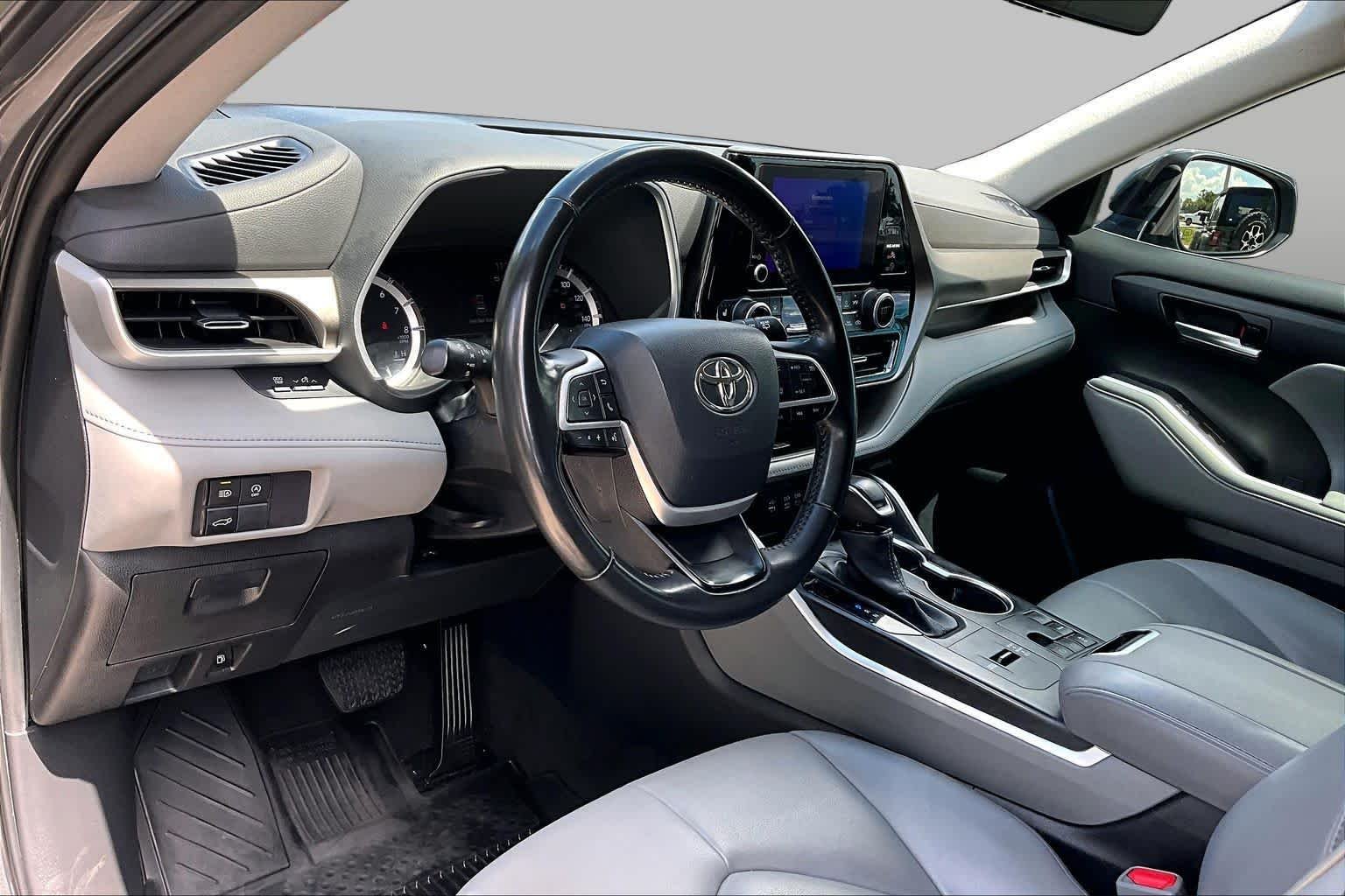 Used 2023 Magnetic Gray Metallic Toyota XLE image 18