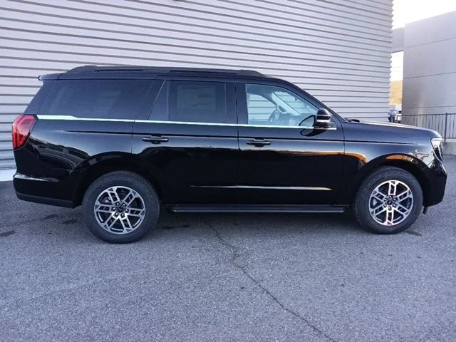 New 2026 Agate Black Metallic Ford Active image 2