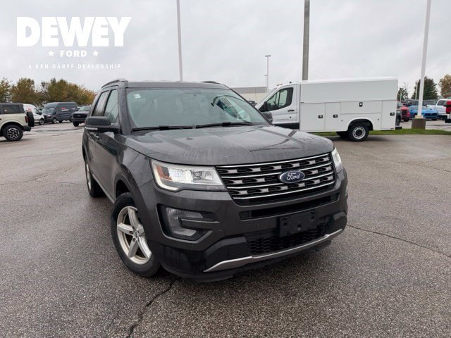 Used 2017 Magnetic Ford XLT image 2